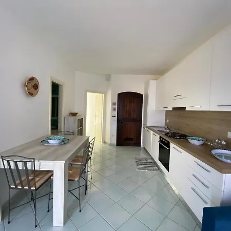 Casa Andrea ايزولا روسا